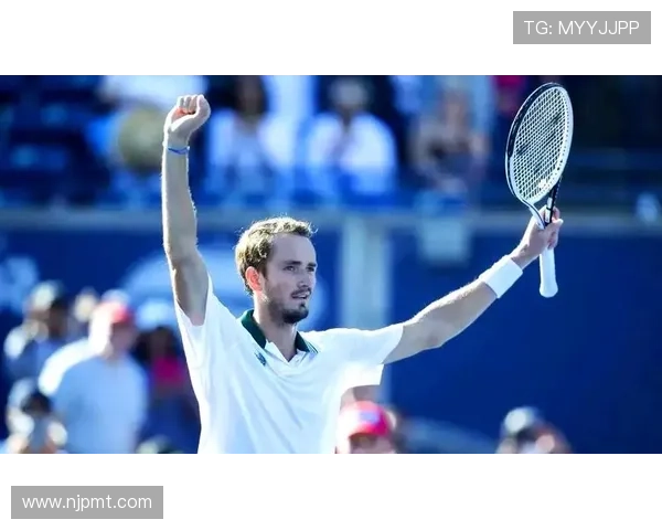 网球赛季精彩纷呈 年轻选手崭露头角 老将争夺最后荣耀